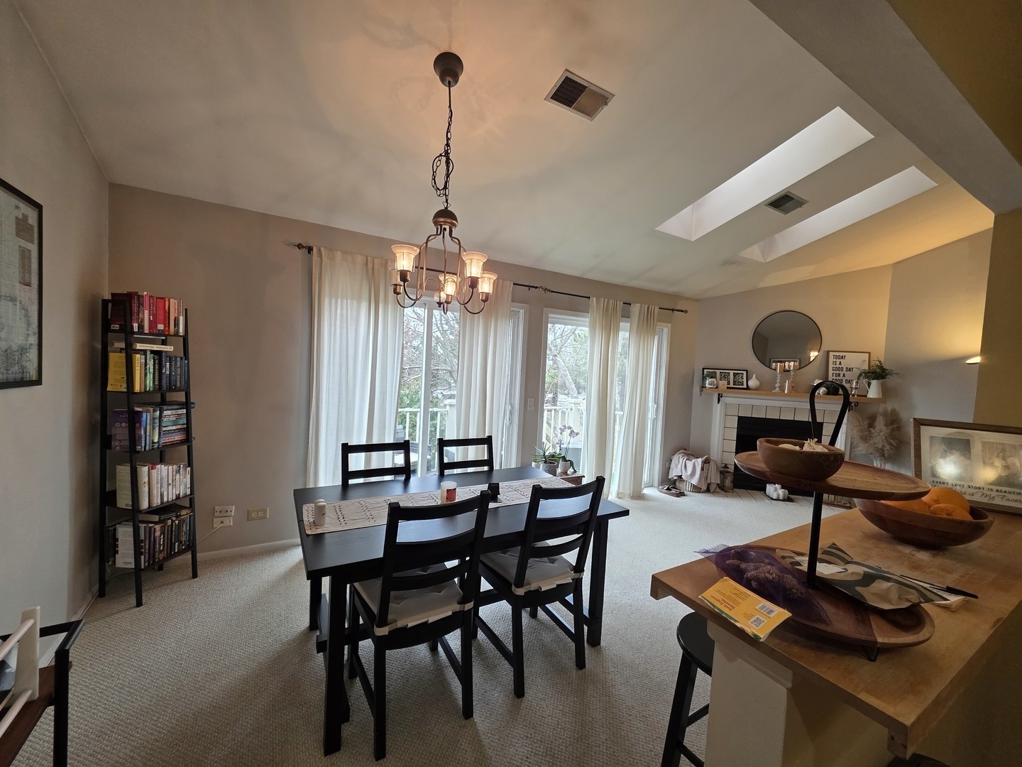 2791 Green Bridge Court #V2, Schaumburg, IL 60194