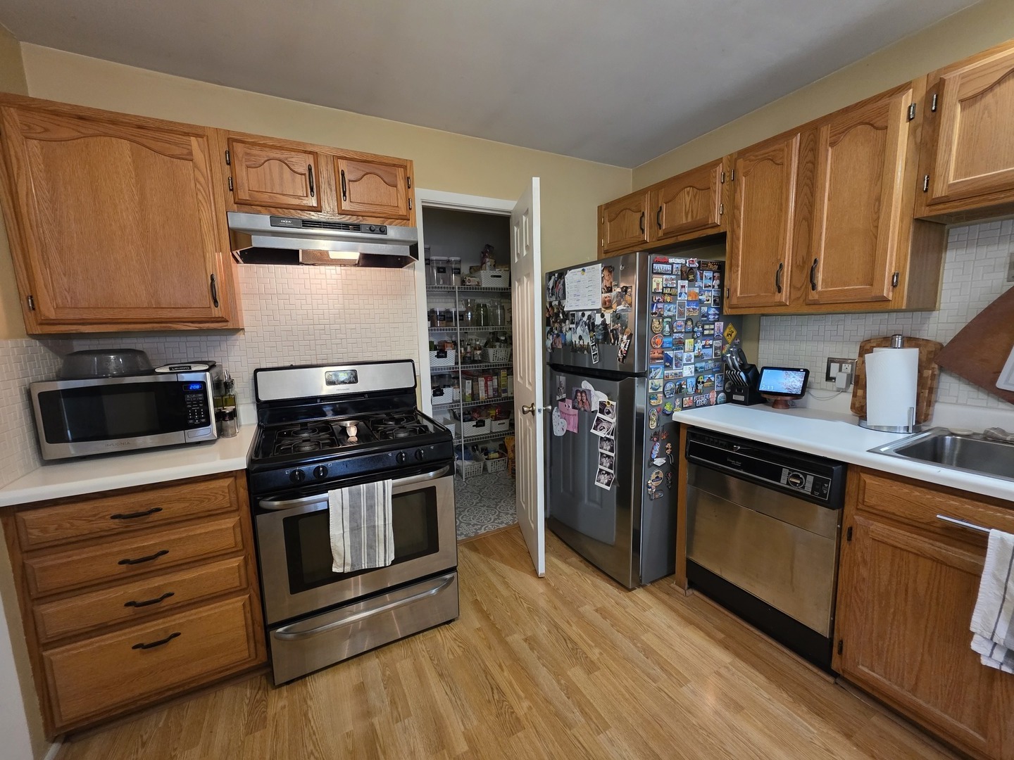 2791 Green Bridge Court #V2, Schaumburg, IL 60194