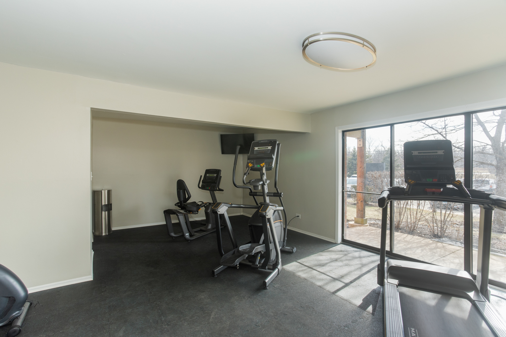 4400 W Lake Avenue #202B, Glenview, IL 60026