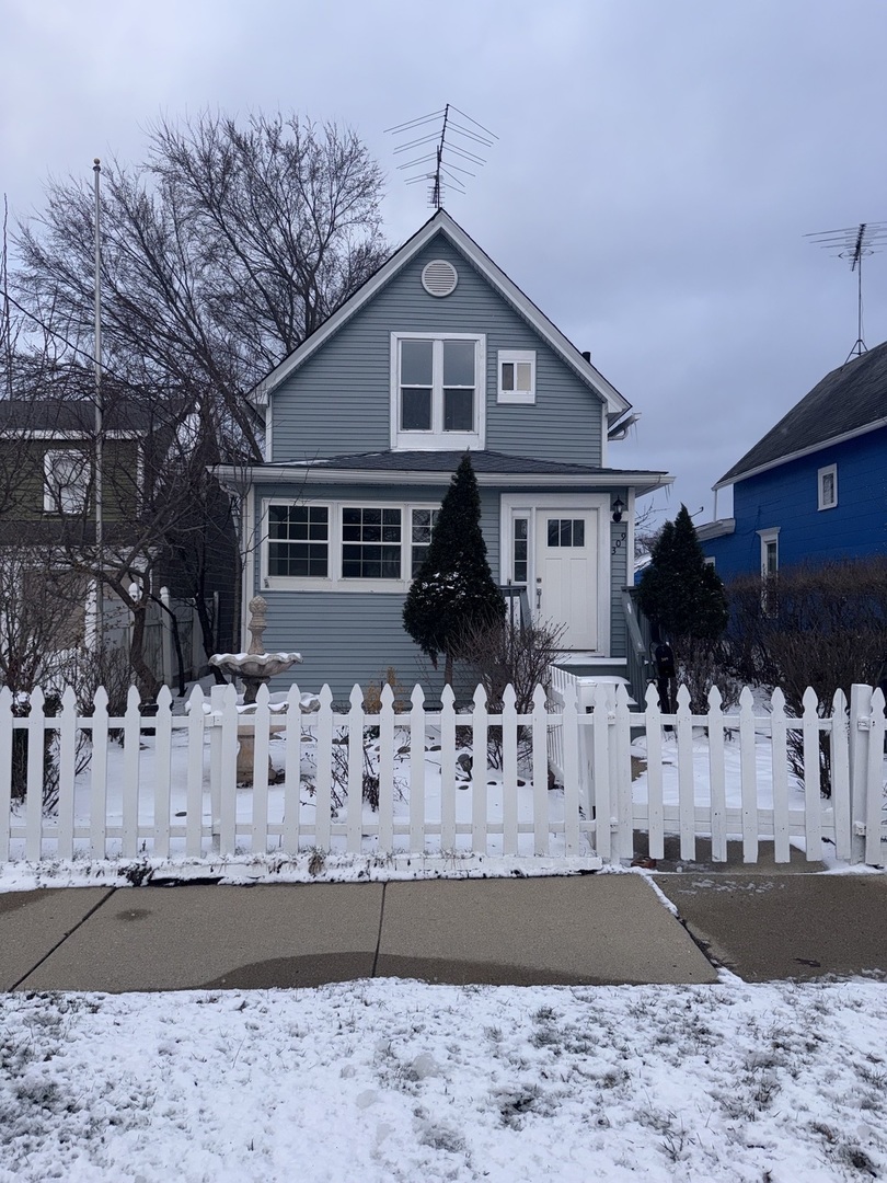 309 Griswold Street, Elgin, IL 60123