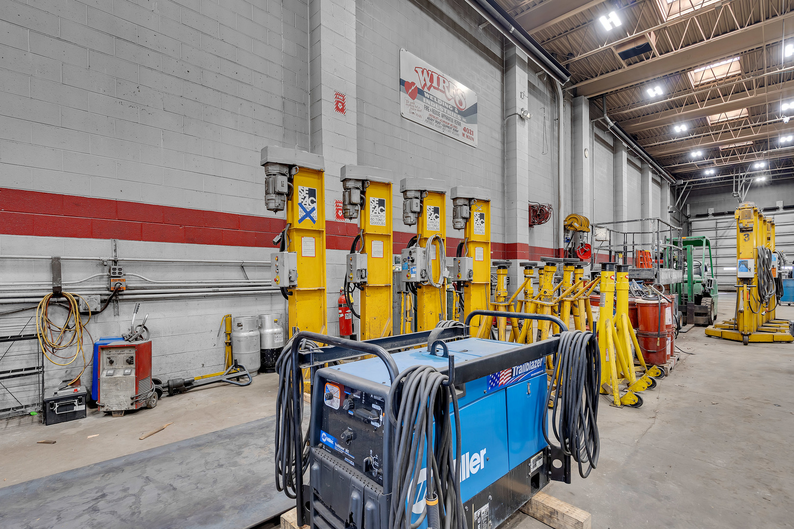 4021 MAIN Street, McHenry, IL 60050