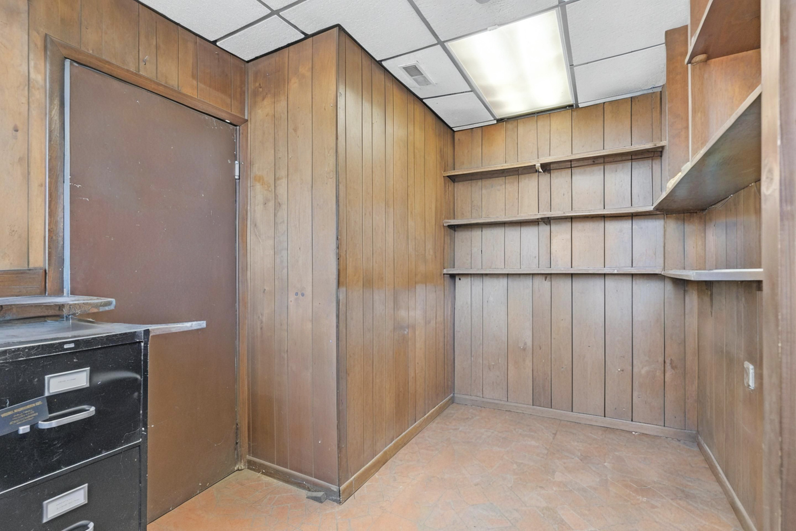 4021 MAIN Street, McHenry, IL 60050