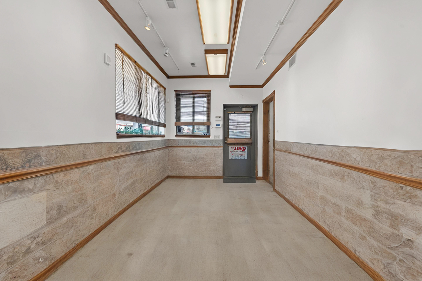 4021 MAIN Street, McHenry, IL 60050