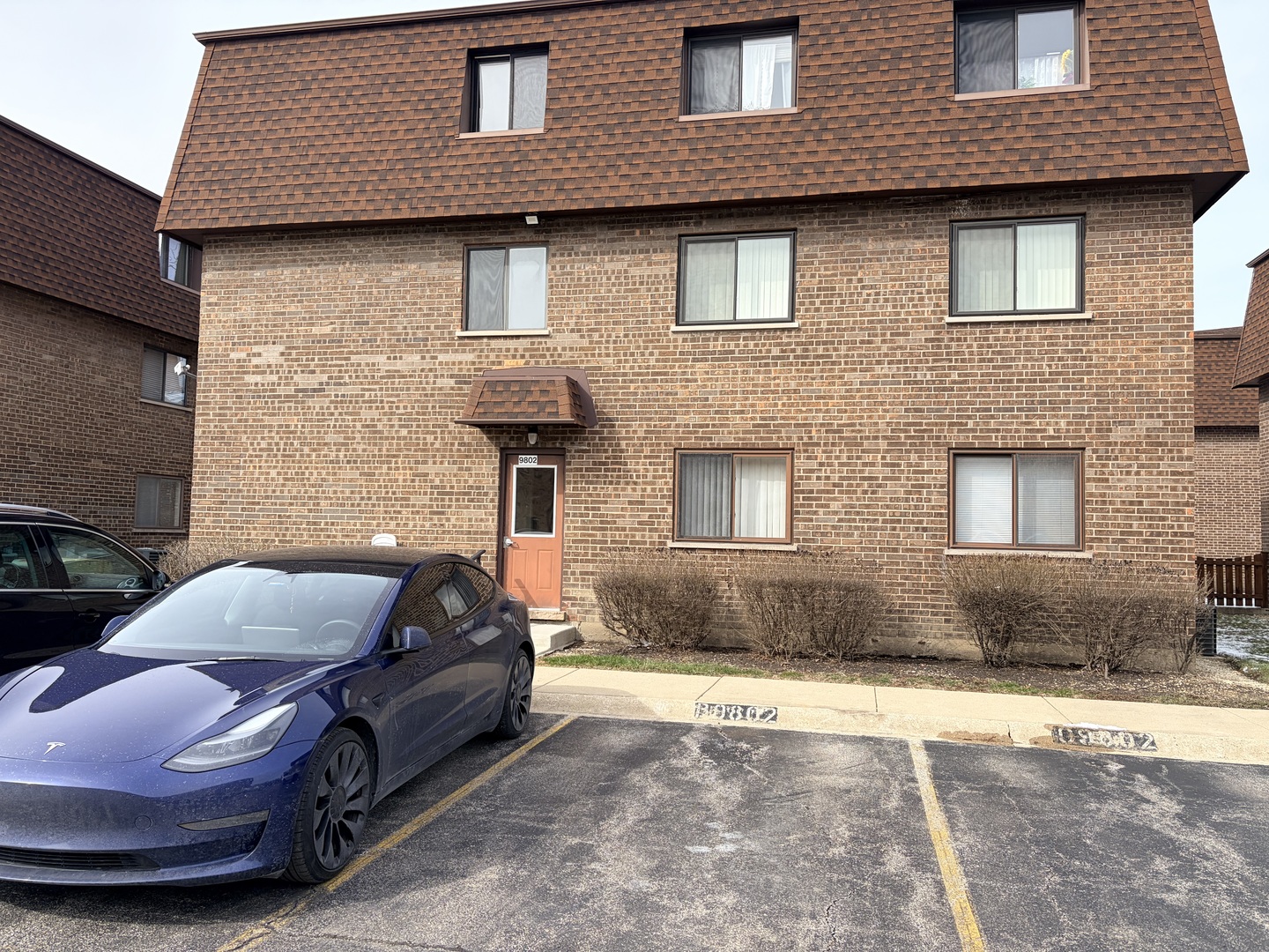 9802 Bianco Terrace #1A, Des Plaines, IL 60016