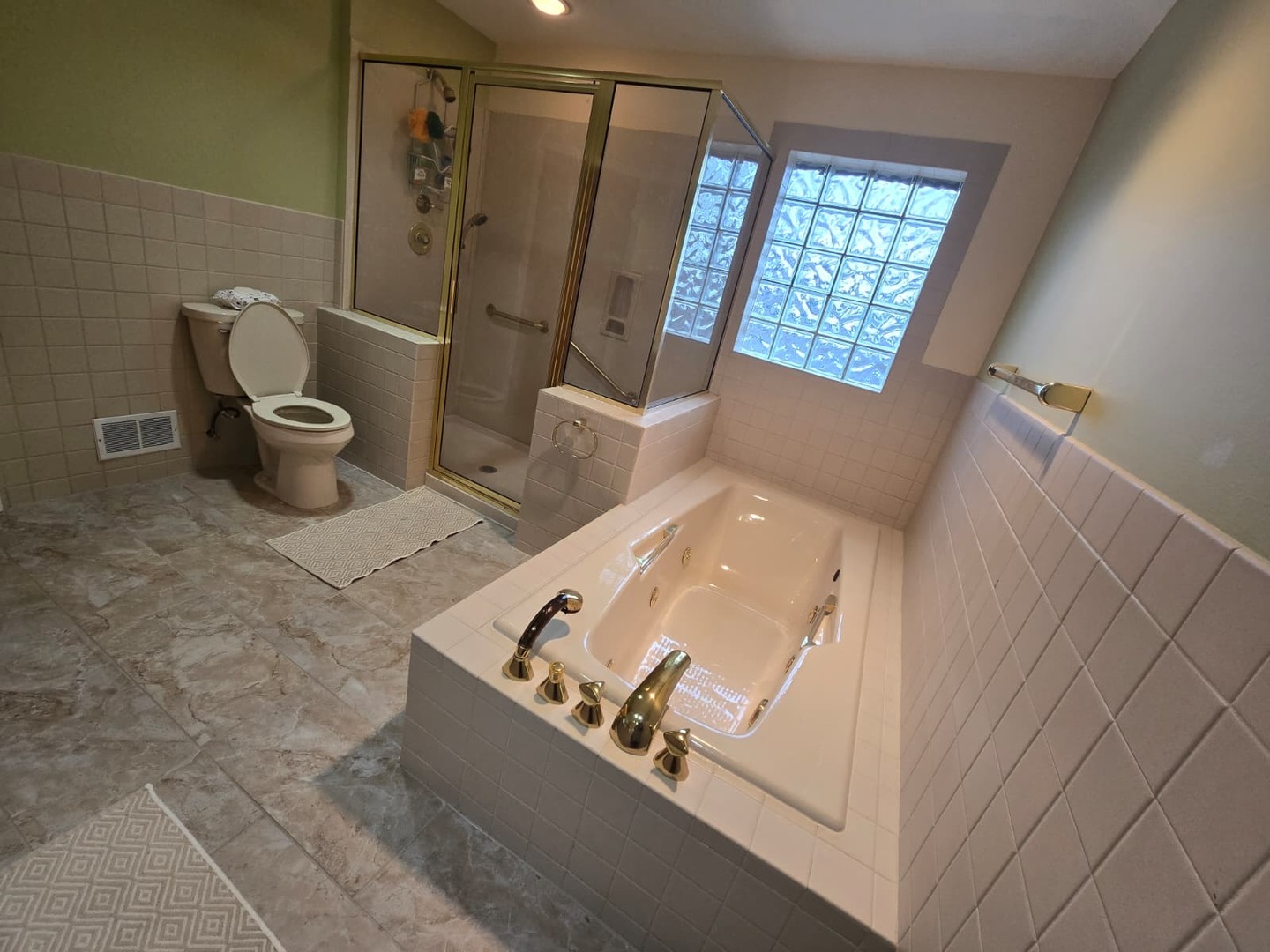 216 Briar Drive, Wilmette, IL 60091