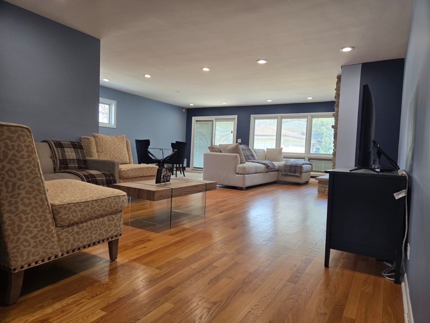 216 Briar Drive, Wilmette, IL 60091