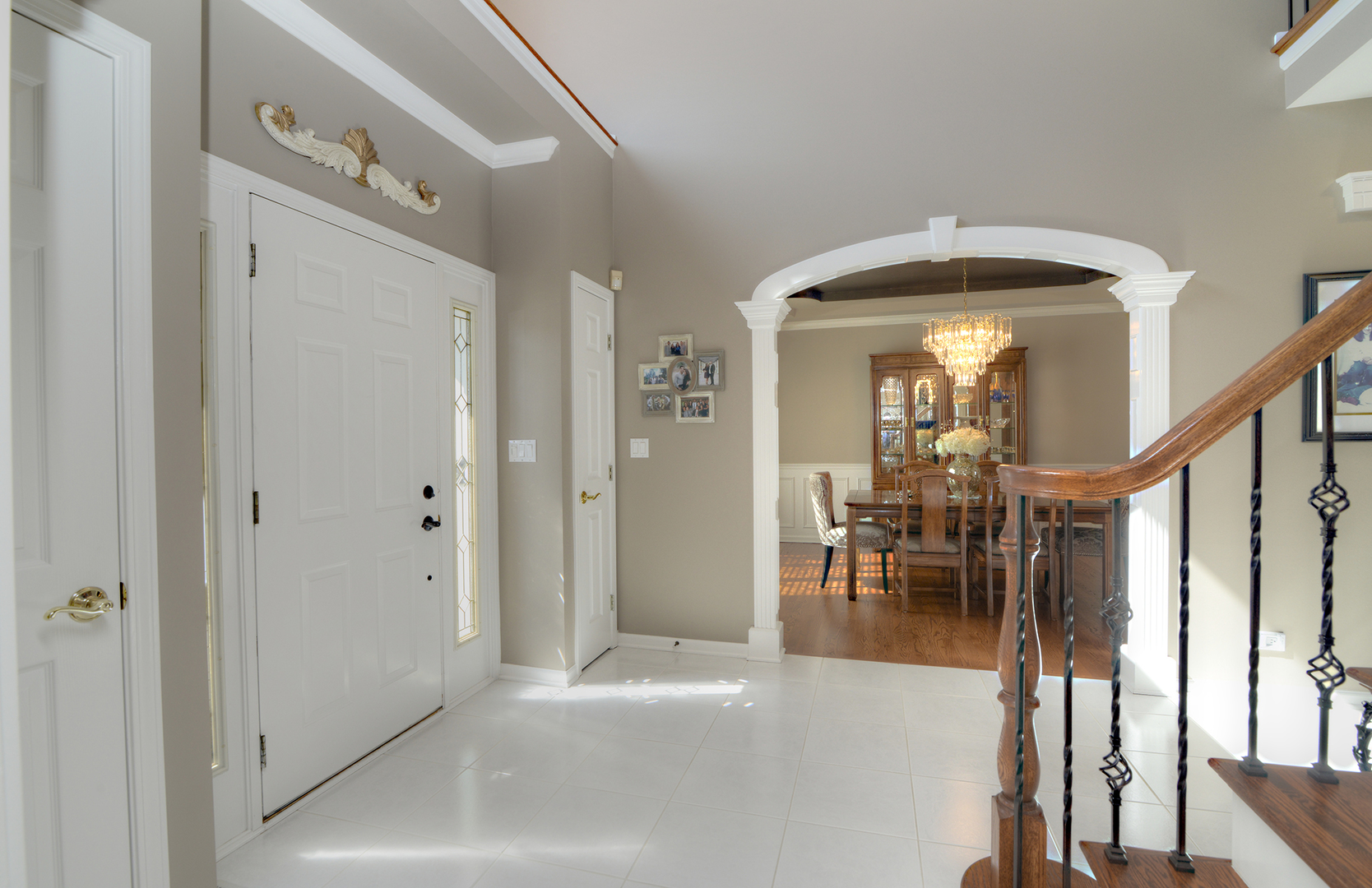 909 Hampton Drive, Carol Stream, IL 60188