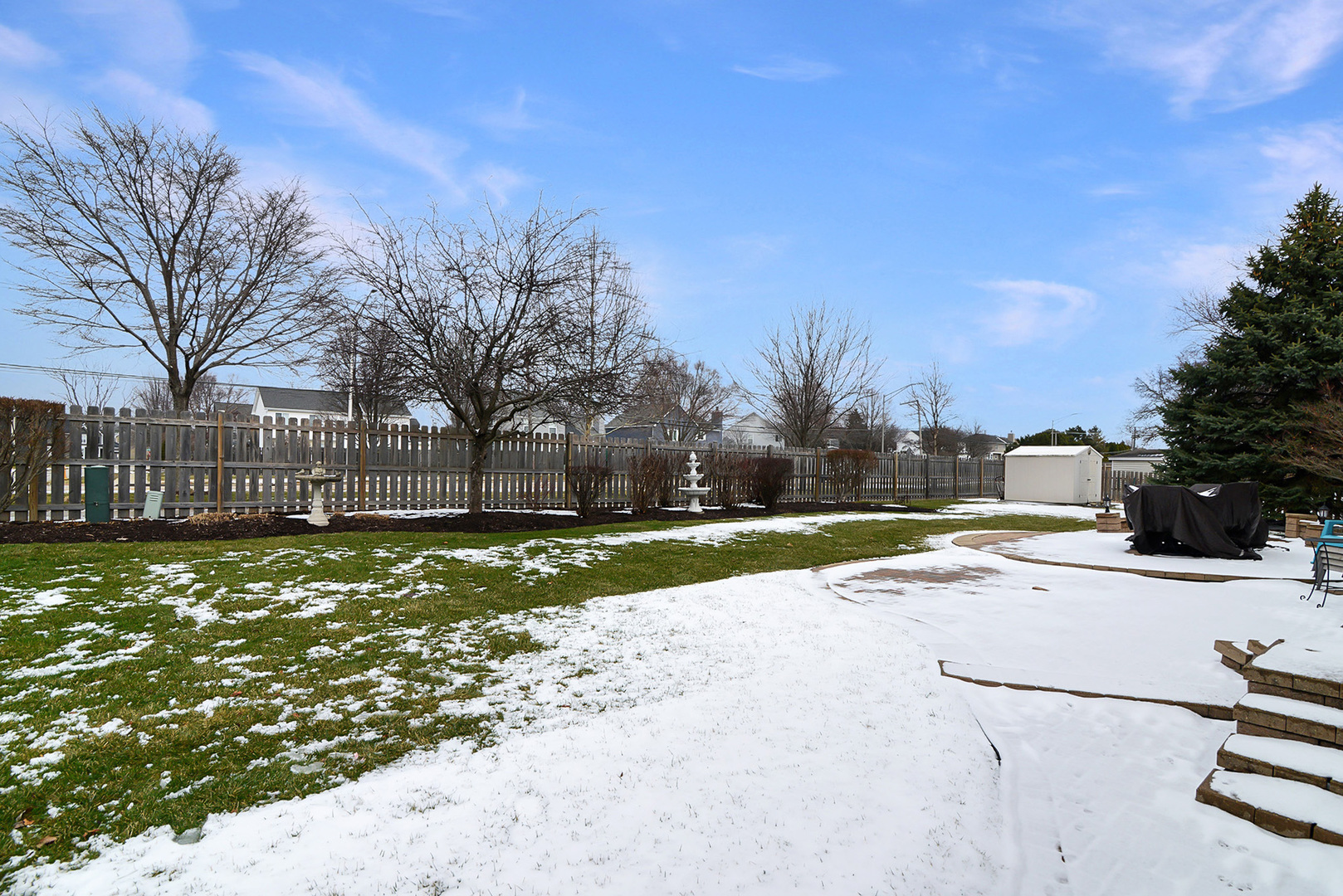 909 Hampton Drive, Carol Stream, IL 60188