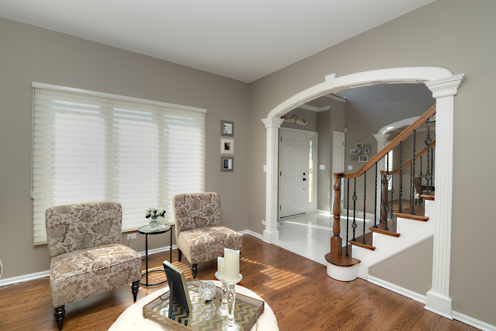 909 Hampton Drive, Carol Stream, IL 60188