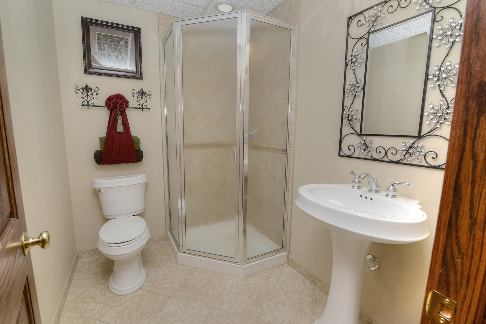 909 Hampton Drive, Carol Stream, IL 60188