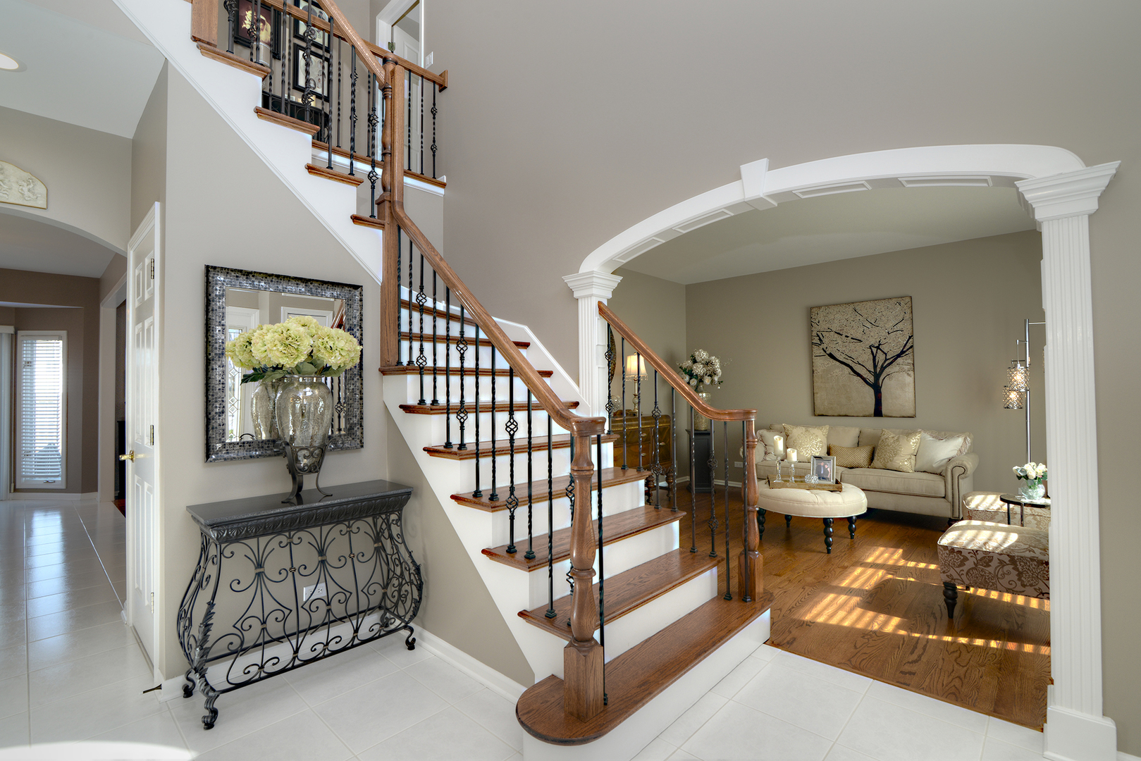 909 Hampton Drive, Carol Stream, IL 60188