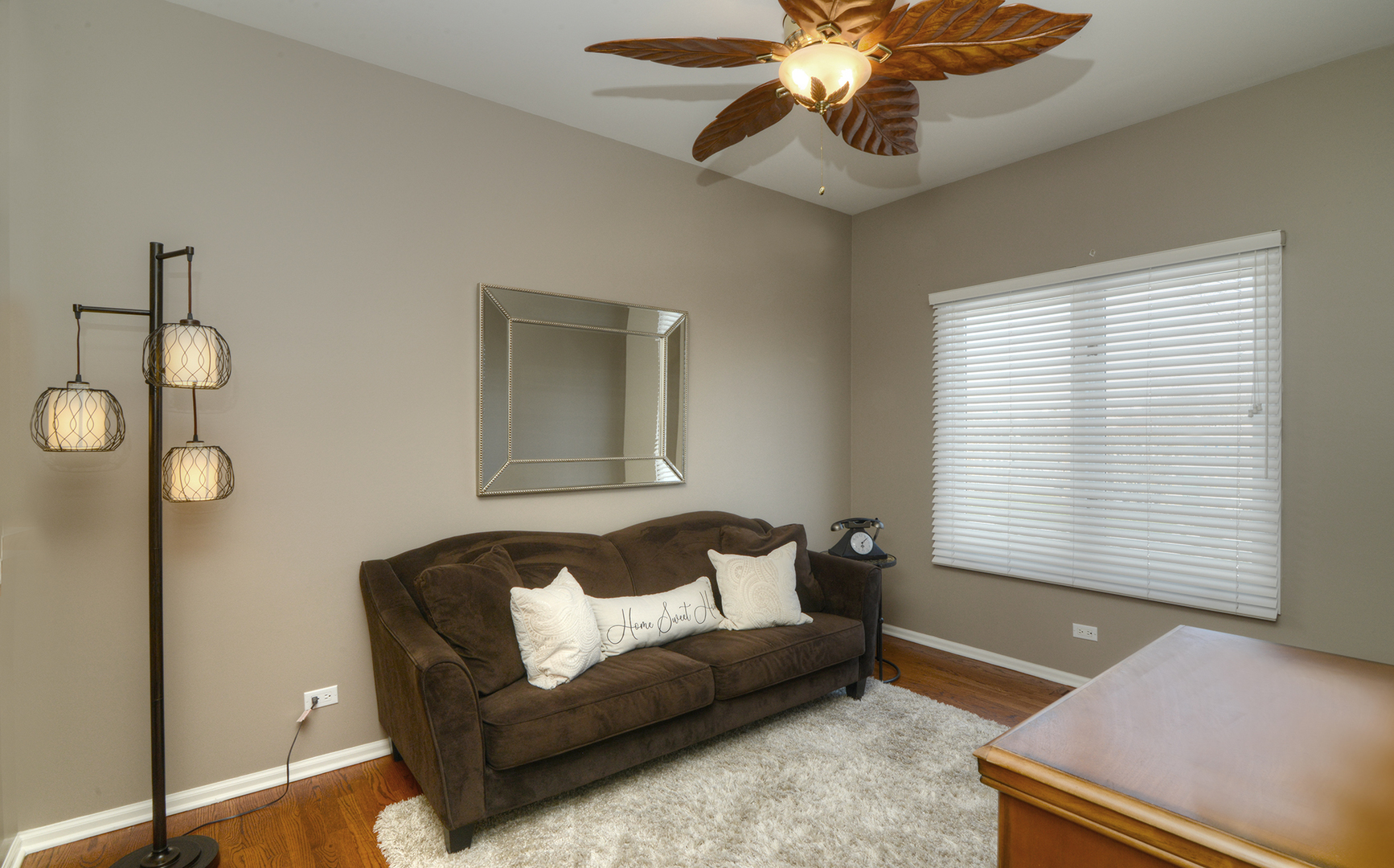 909 Hampton Drive, Carol Stream, IL 60188