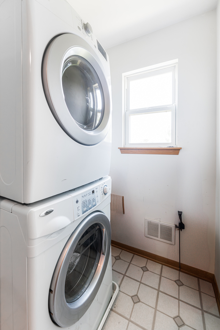 841 Pond Brook Avenue, Malta, IL 60150