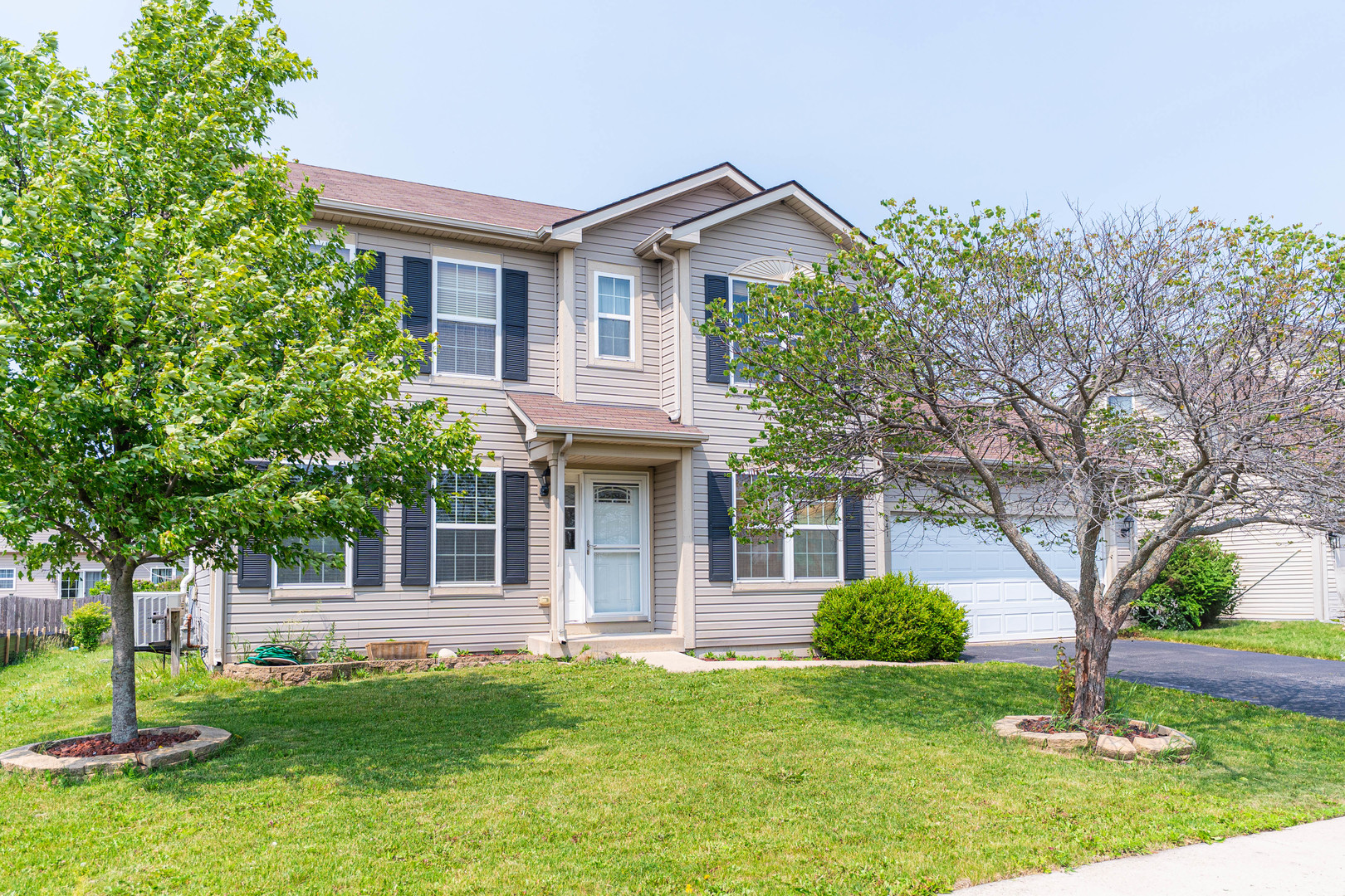 841 Pond Brook Avenue, Malta, IL 60150