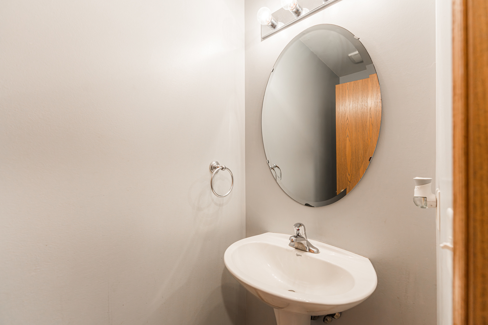 841 Pond Brook Avenue, Malta, IL 60150