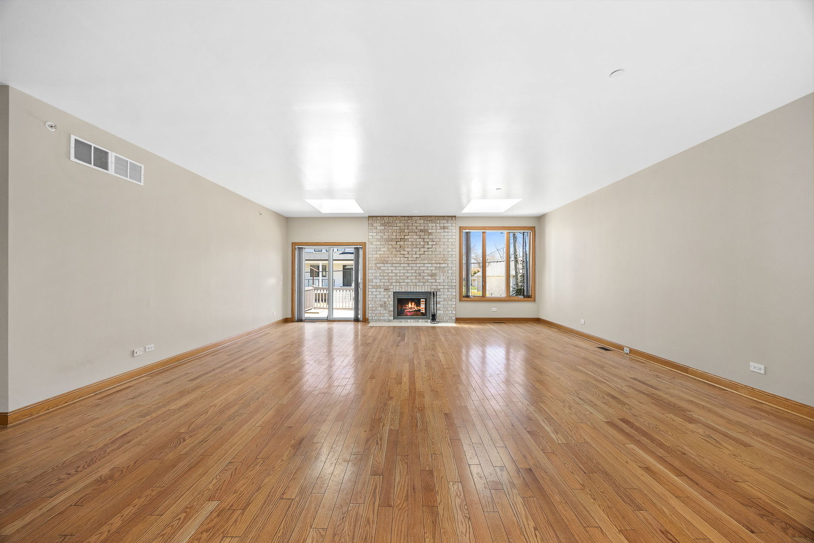 10225 S 81st Court, Palos Hills, IL 60465