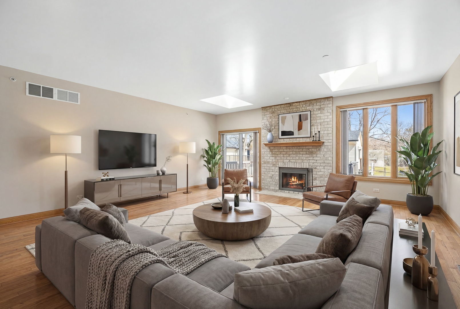 10225 S 81st Court, Palos Hills, IL 60465