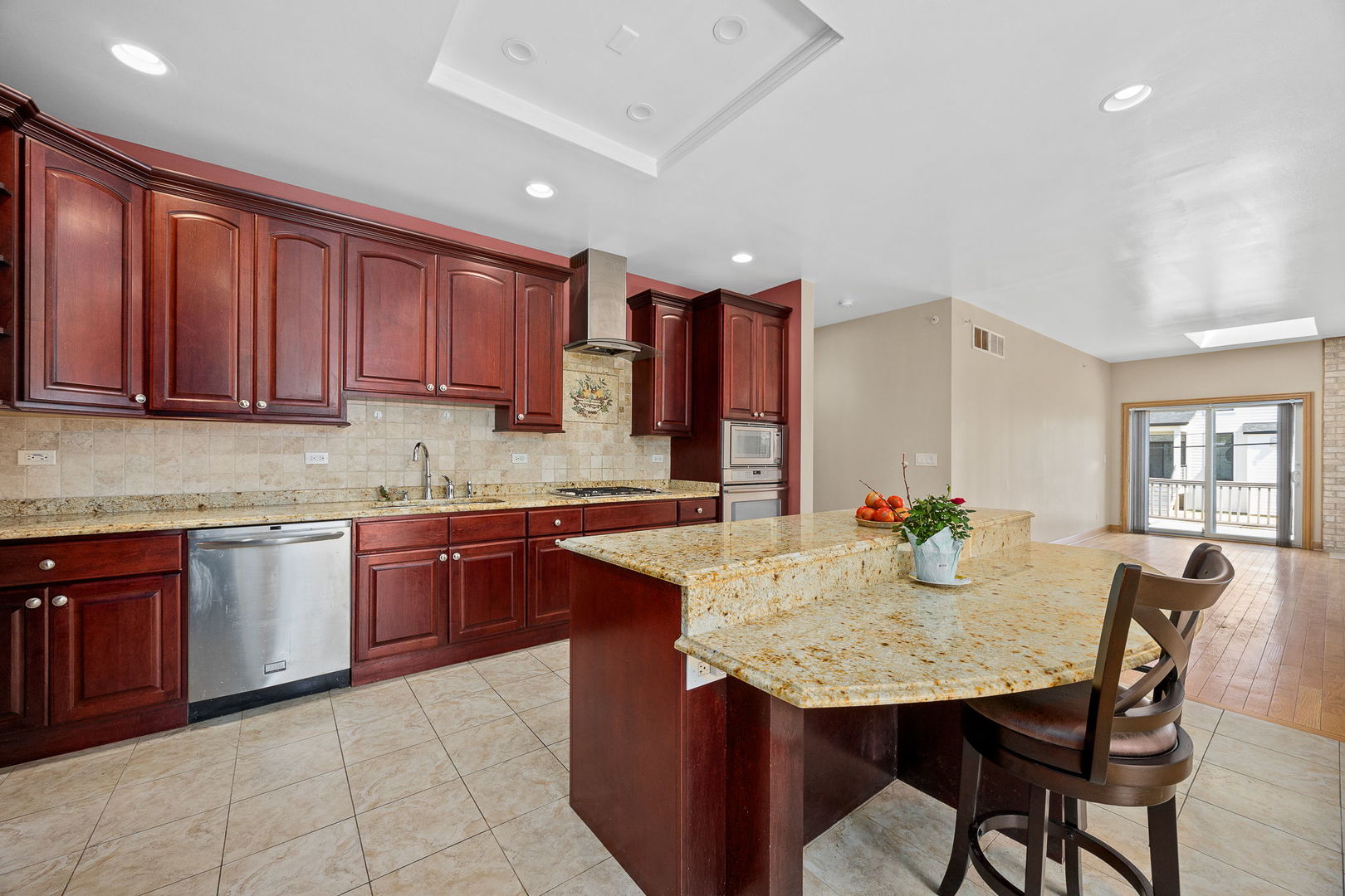 10225 S 81st Court, Palos Hills, IL 60465