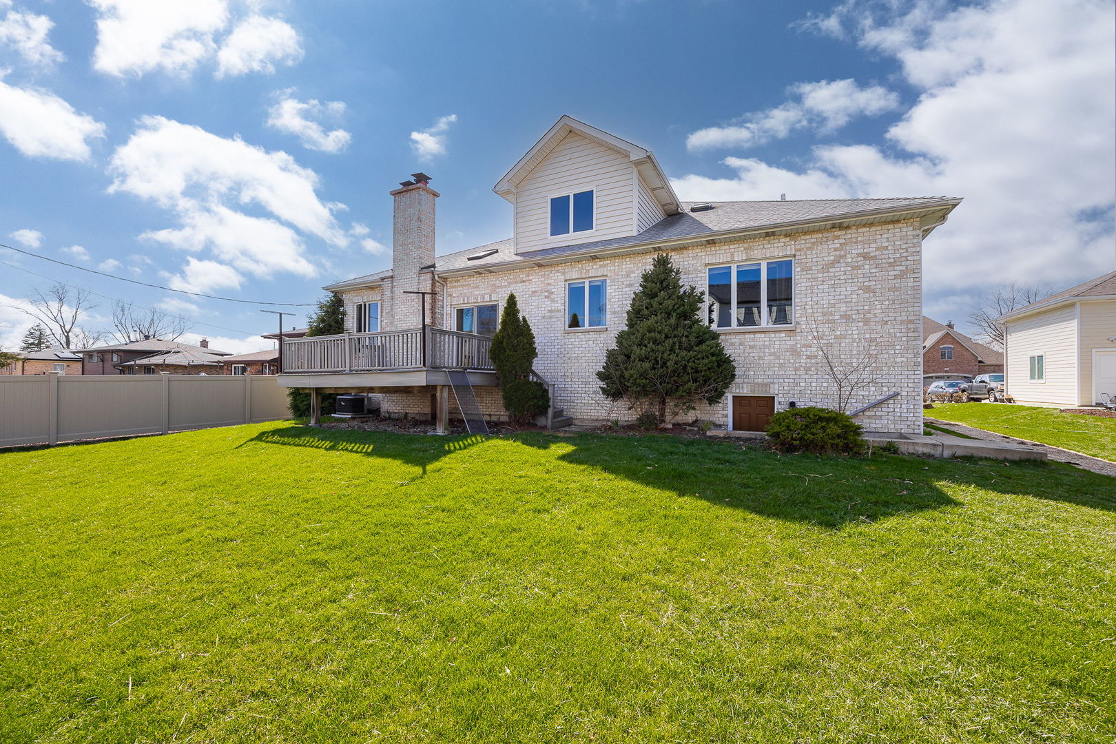 10225 S 81st Court, Palos Hills, IL 60465