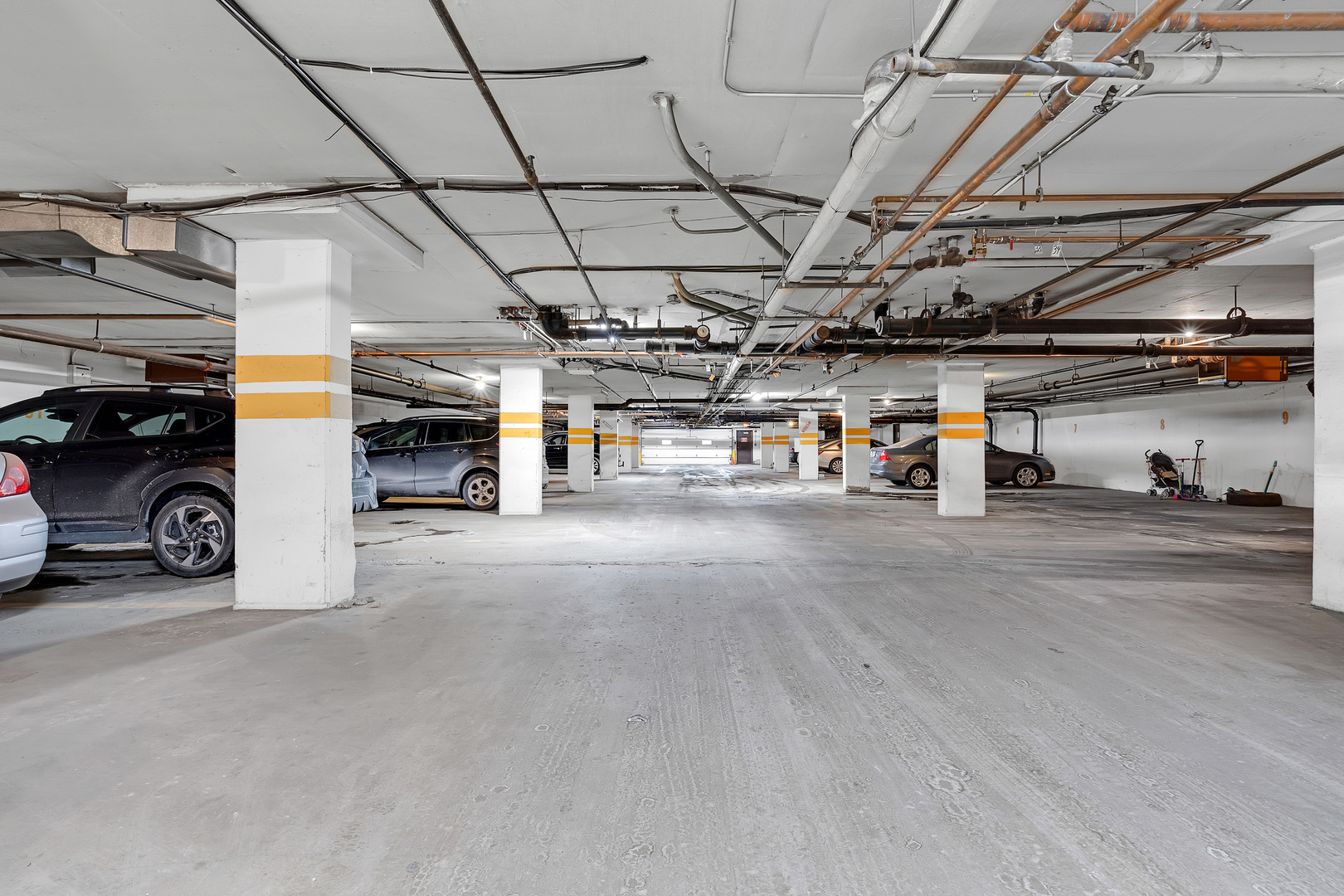 9240 Gross Point Road #410, Skokie, IL 60077