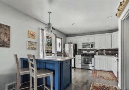 291 E Wilson Street, Elmhurst, IL 60126