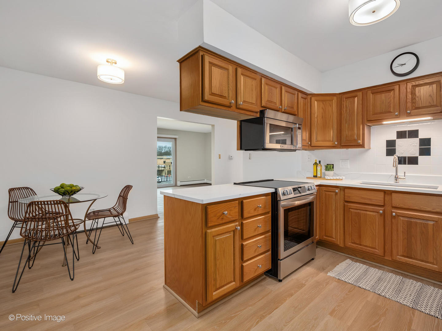 27 S Waiola Avenue #302, La Grange, IL 60525