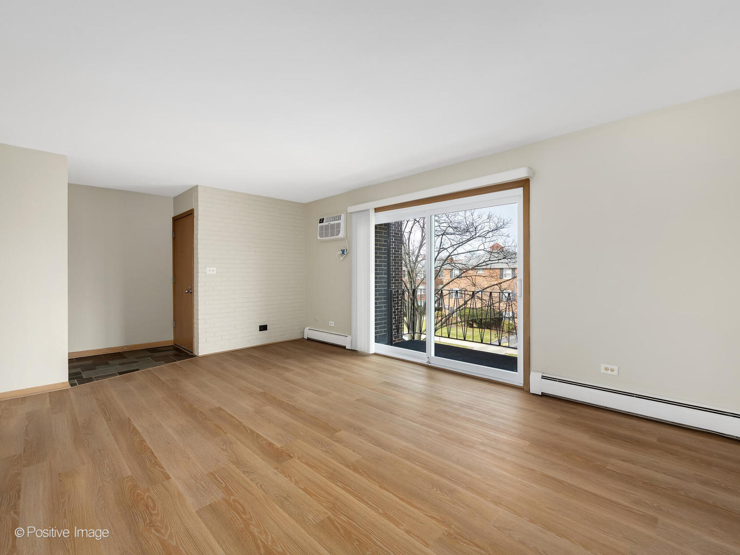 27 S Waiola Avenue #302, La Grange, IL 60525