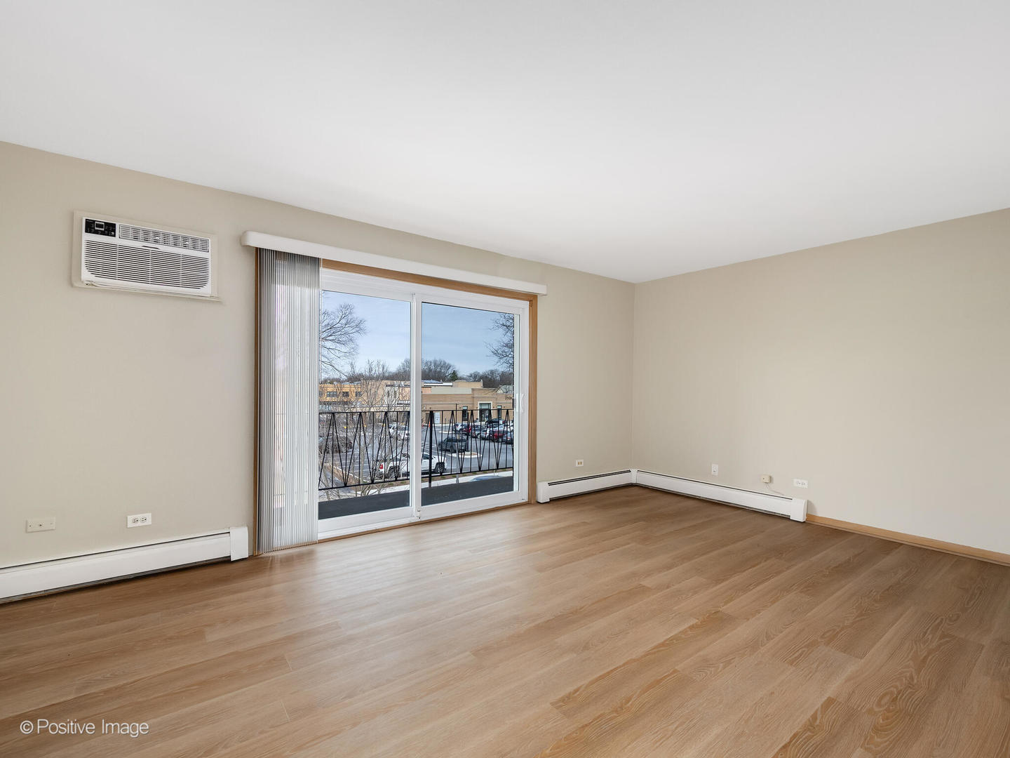 27 S Waiola Avenue #302, La Grange, IL 60525