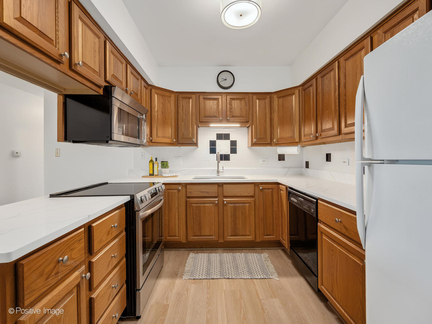 27 S Waiola Avenue #302, La Grange, IL 60525