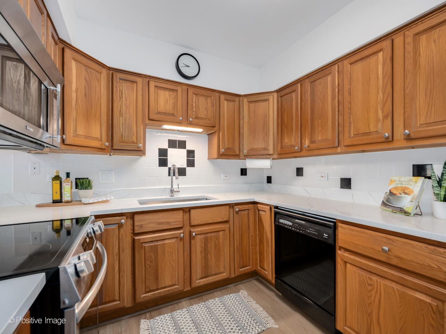 27 S Waiola Avenue #302, La Grange, IL 60525