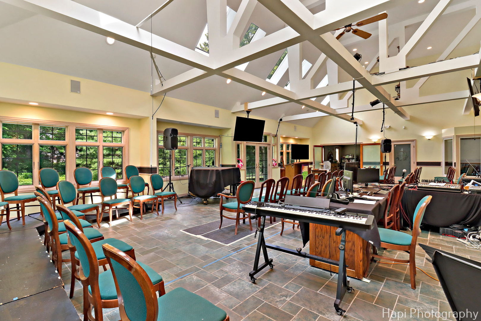 5603 Bull Valley Road, McHenry, IL 60050