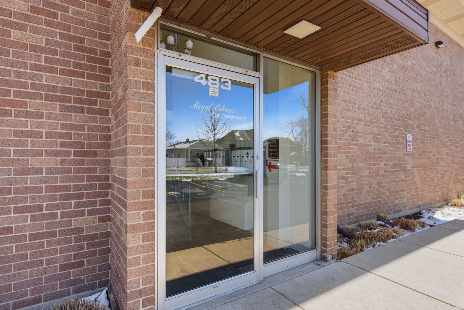 483 N Larch Avenue #204W, Elmhurst, IL 60126