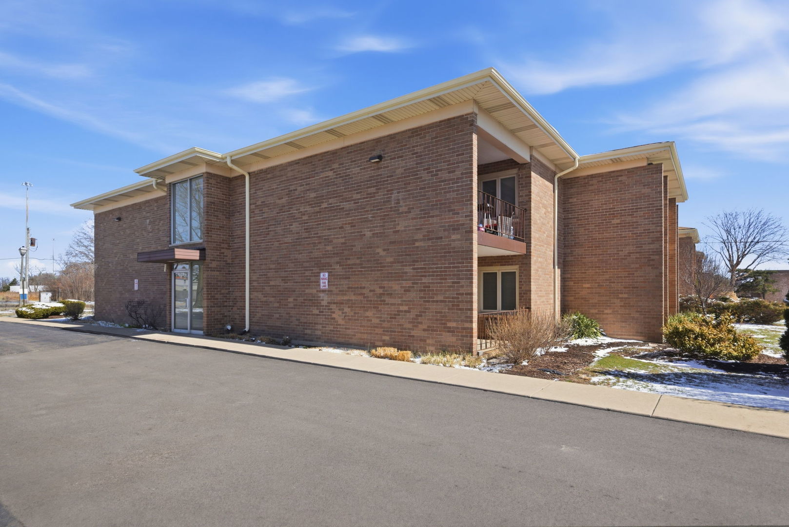 483 N Larch Avenue #204W, Elmhurst, IL 60126