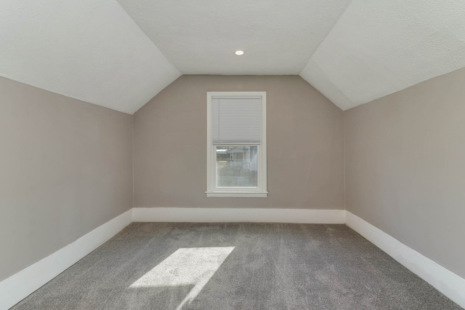 507 W Oakland Avenue, Bloomington, IL 61701