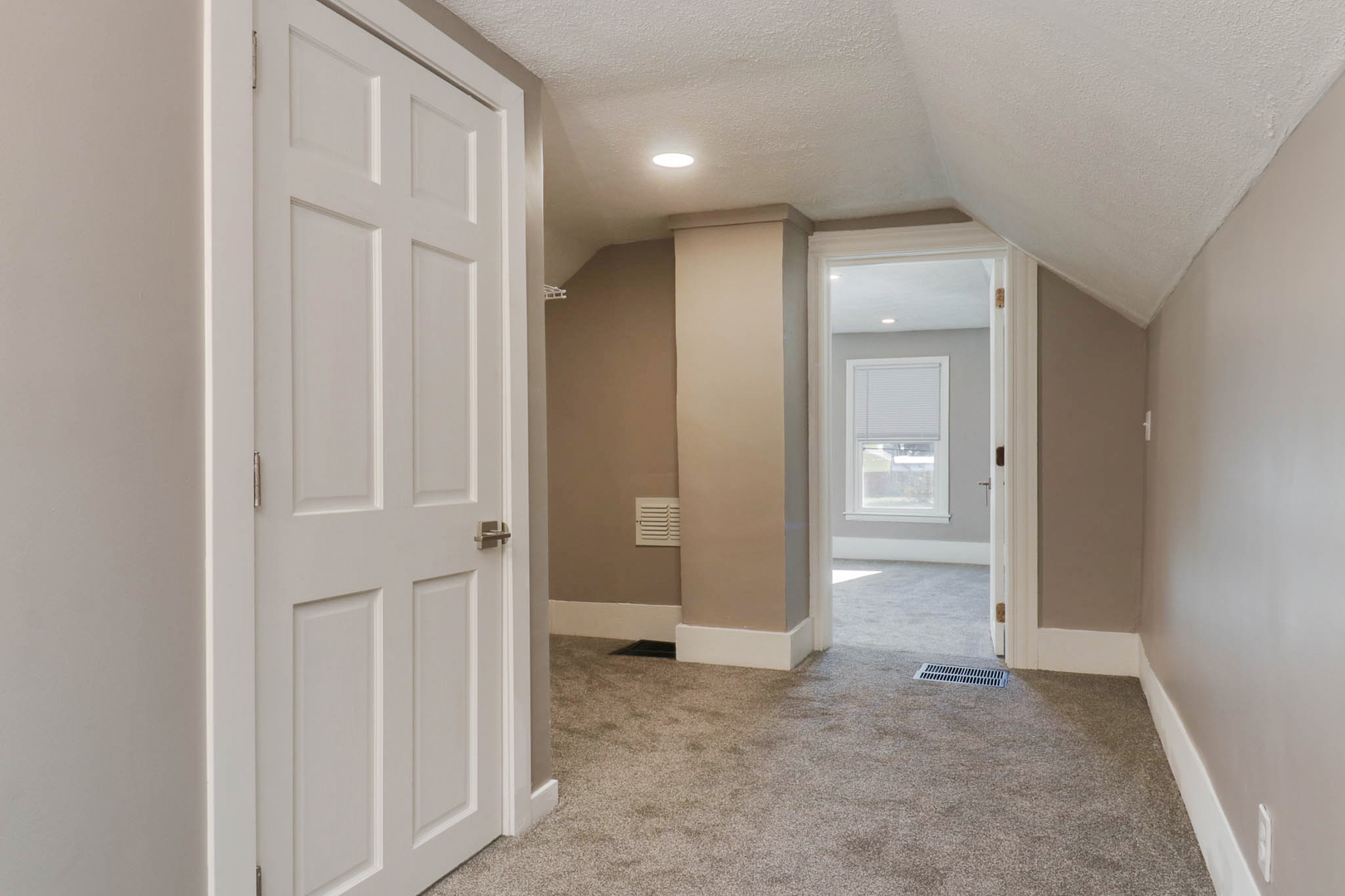 507 W Oakland Avenue, Bloomington, IL 61701