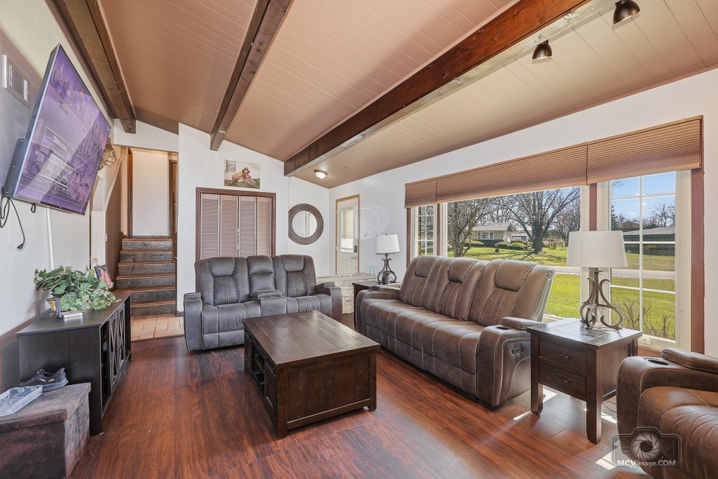 20W260 Meadow Lane, Lemont, IL 60439