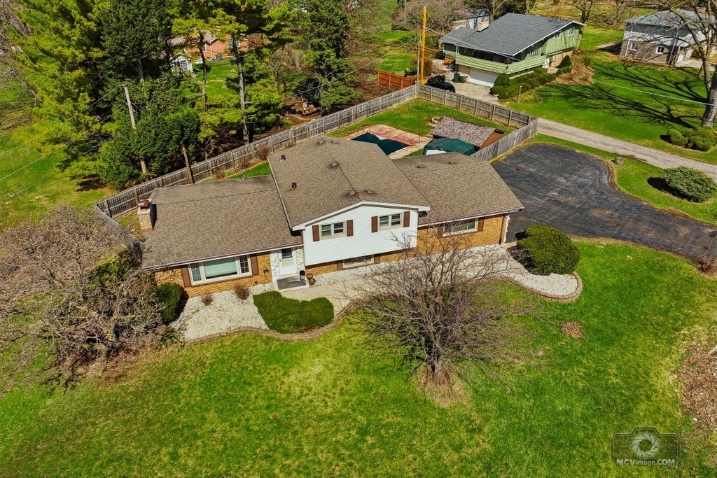 20W260 Meadow Lane, Lemont, IL 60439