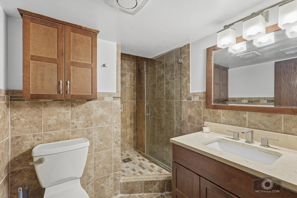 20W260 Meadow Lane, Lemont, IL 60439