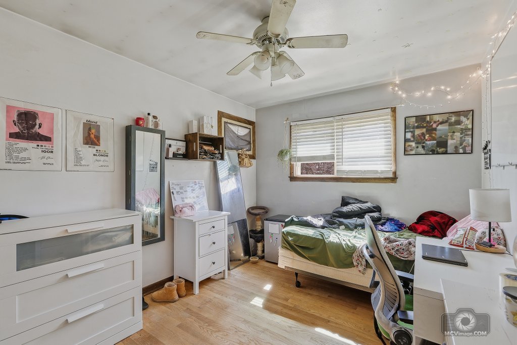 20W260 Meadow Lane, Lemont, IL 60439