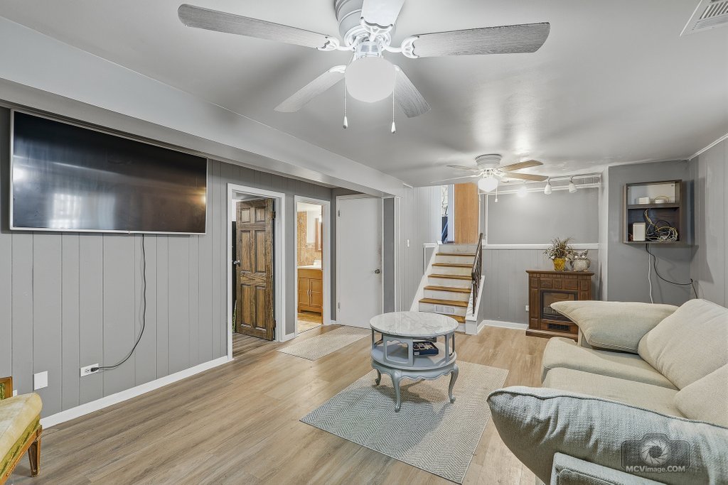 20W260 Meadow Lane, Lemont, IL 60439