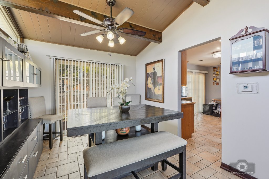 20W260 Meadow Lane, Lemont, IL 60439