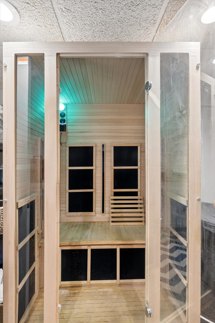 1903 Elmore Avenue, Downers Grove, IL 60515