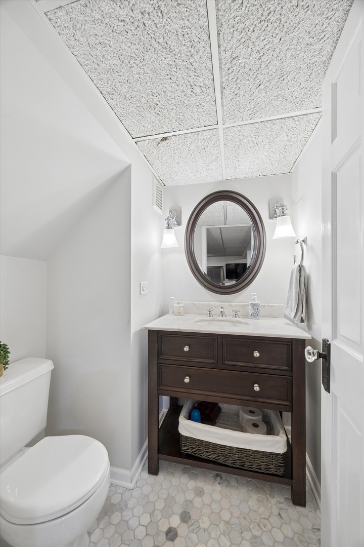 1903 Elmore Avenue, Downers Grove, IL 60515