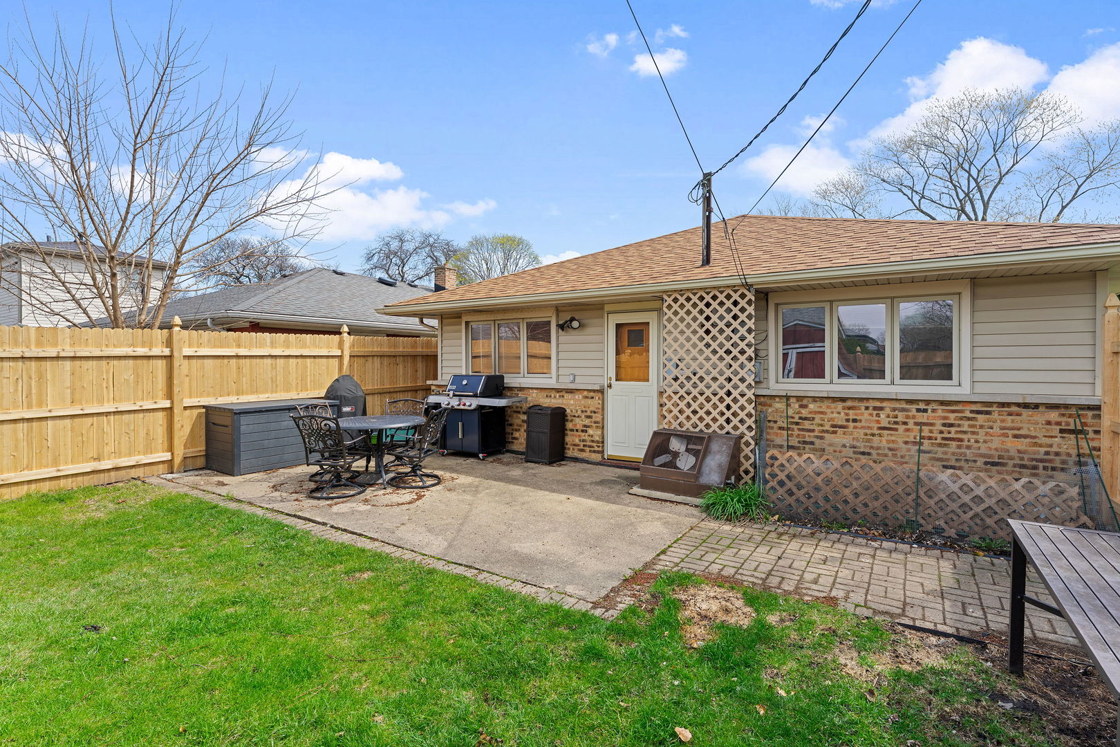 9966 S California Avenue, Evergreen Park, IL 60805