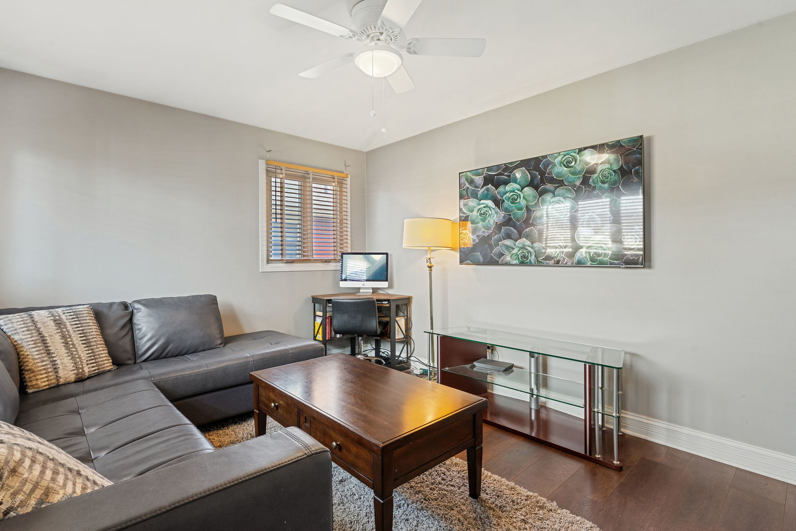 9966 S California Avenue, Evergreen Park, IL 60805