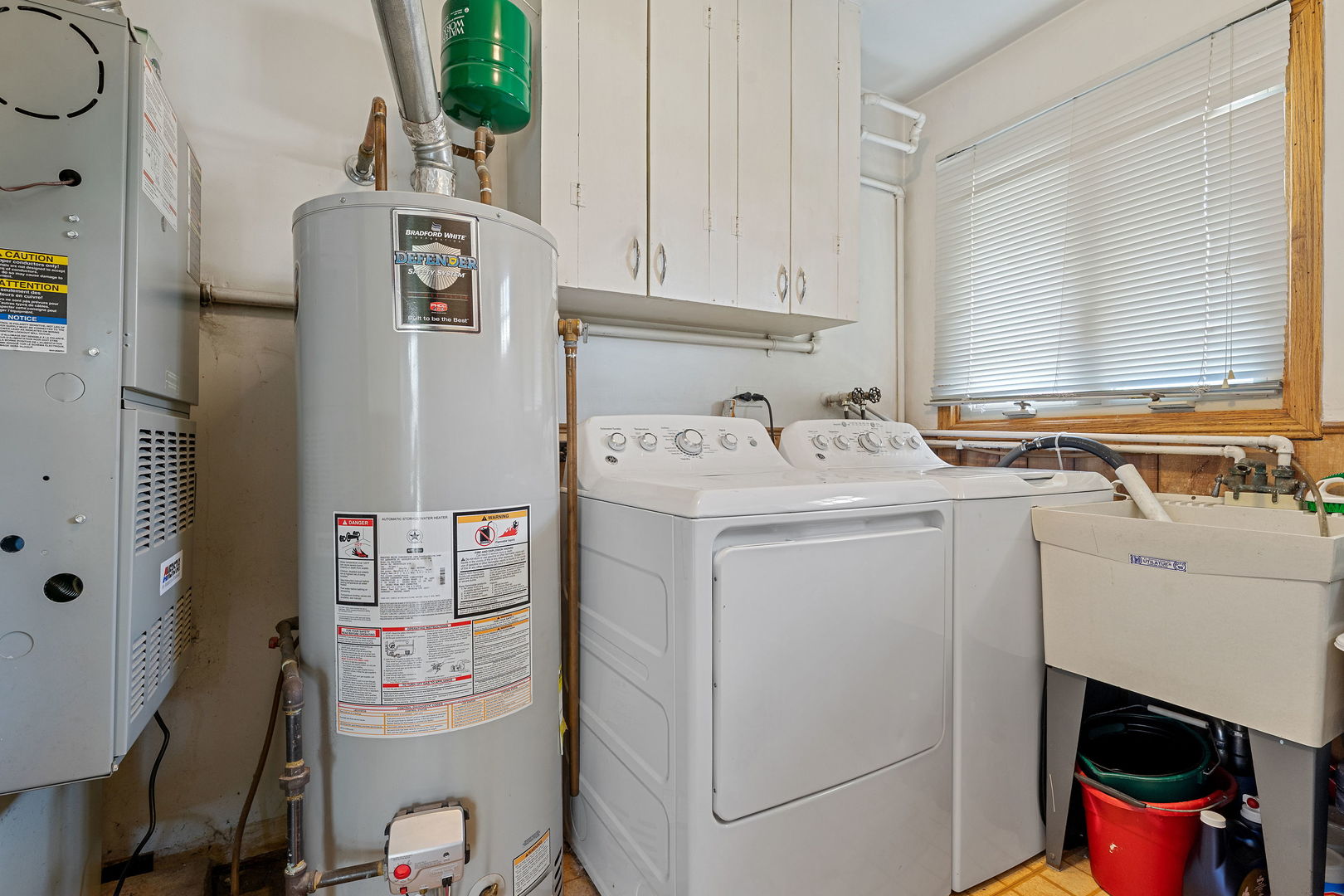 9966 S California Avenue, Evergreen Park, IL 60805