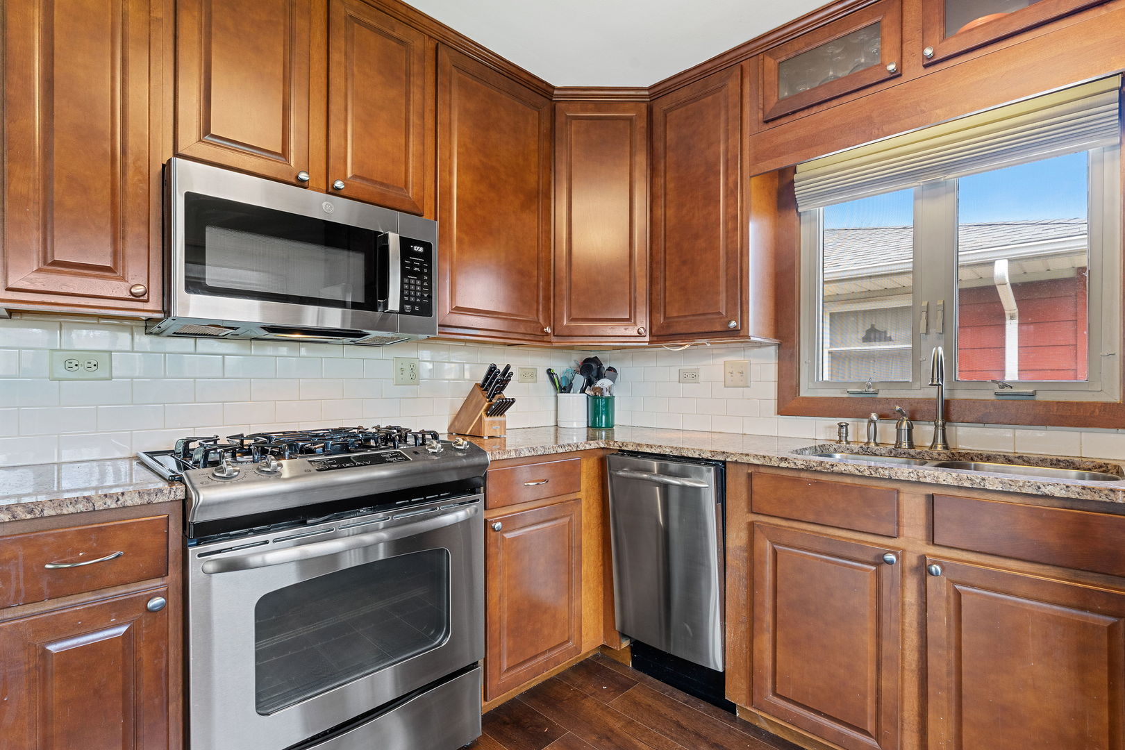 9966 S California Avenue, Evergreen Park, IL 60805