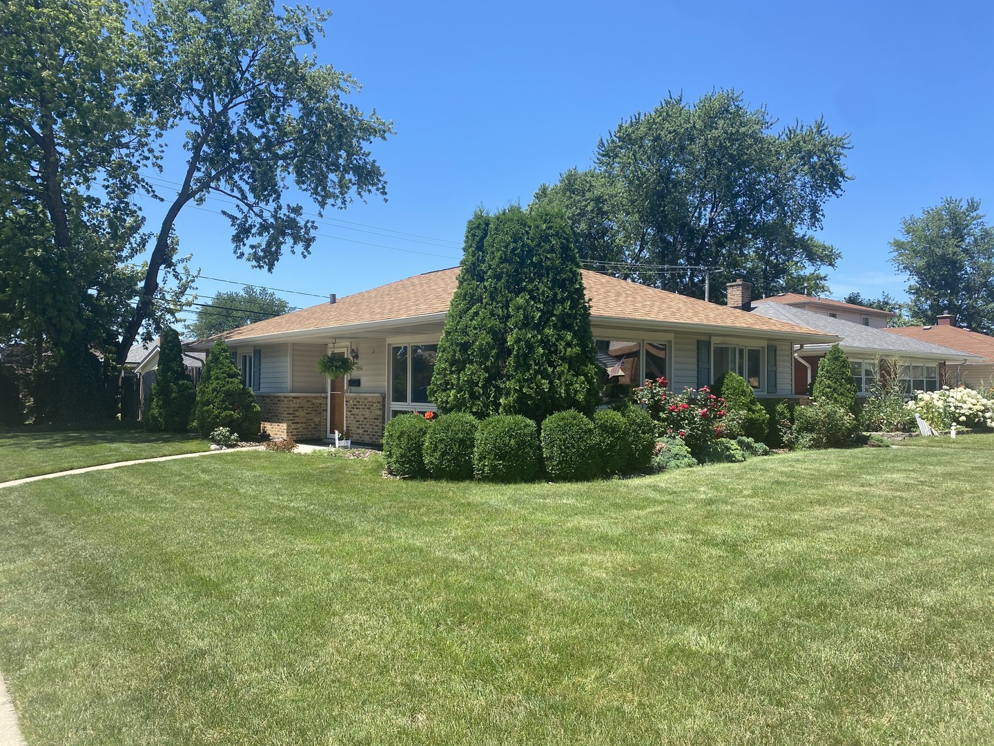 9966 S California Avenue, Evergreen Park, IL 60805