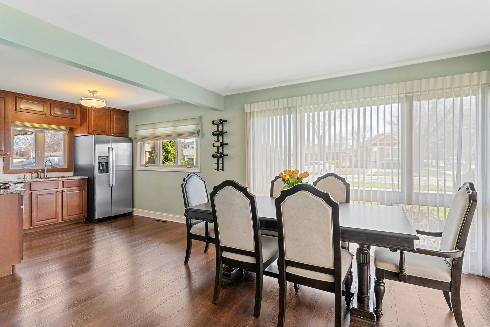 9966 S California Avenue, Evergreen Park, IL 60805