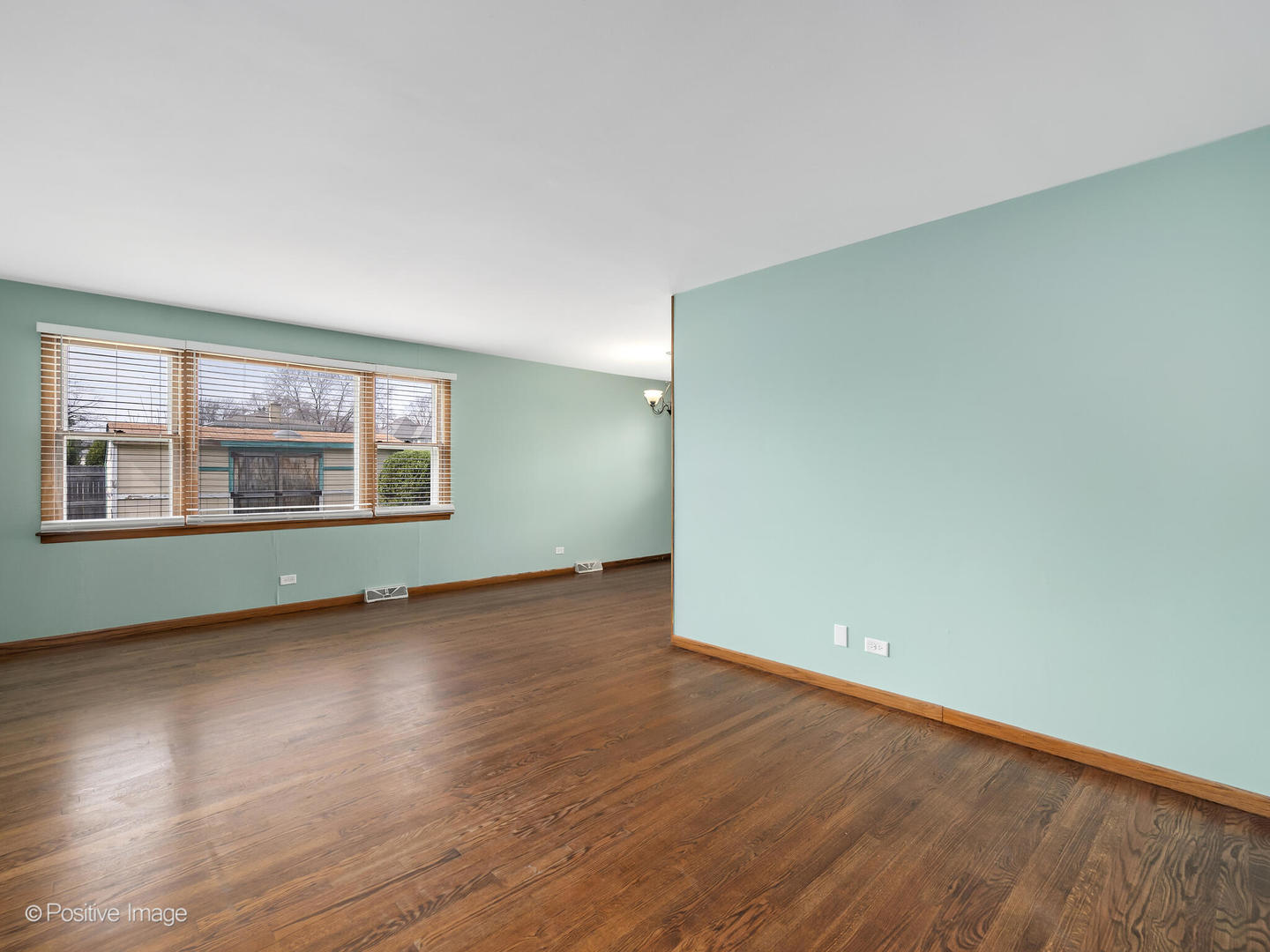 7102 Beechnut Lane, Darien, IL 60561